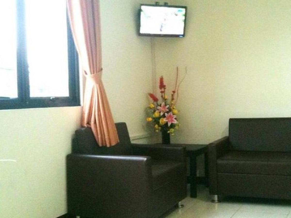 Hotel Aroma Inn Pontianak Exterior foto